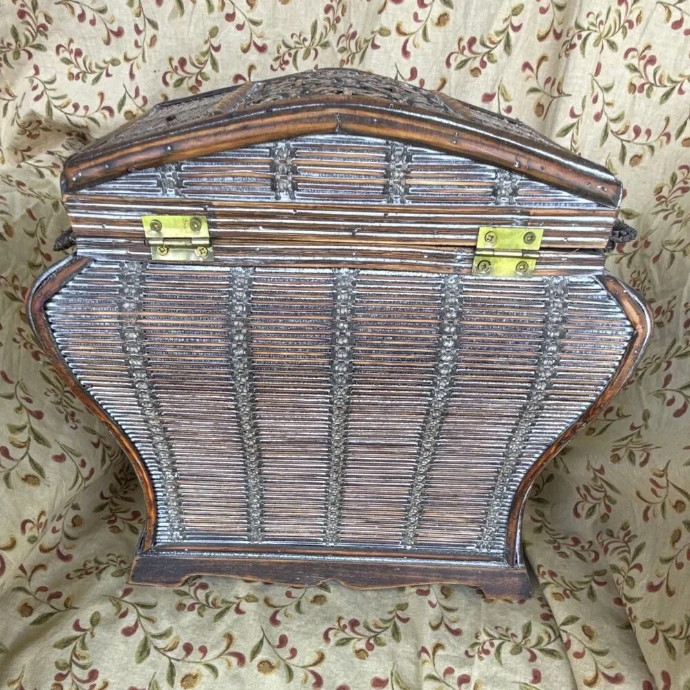 Vintage Style Wooden Rattan & Wicker Decorative Storage Chest– Boho,Swivel Latch